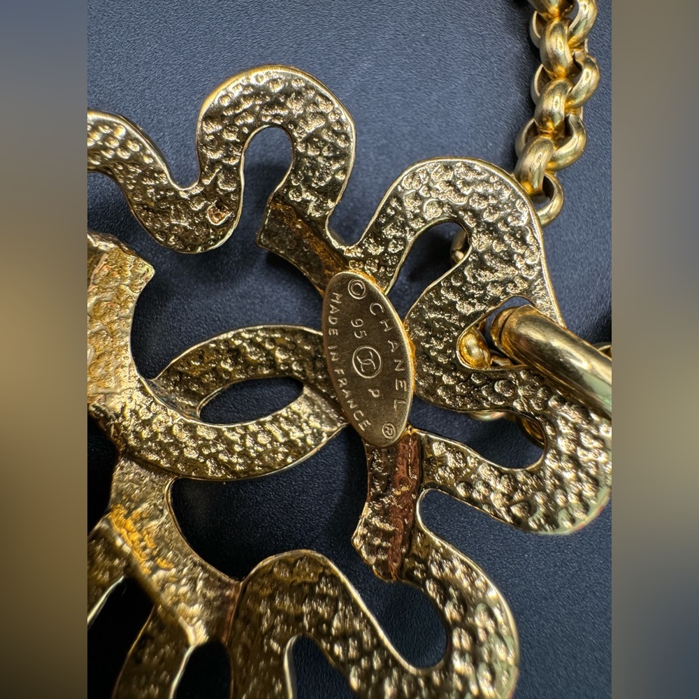 ❗️FINAL PRICE❗️LOT 814 24K gold plated Chanel vintage necklace with CC pendant - Picture 8 of 9